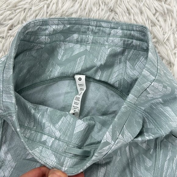 Lululemon Swift Speed High-Rise Short 8" Reverberate Chevron Jacquard Silver - Picture 3 of 6